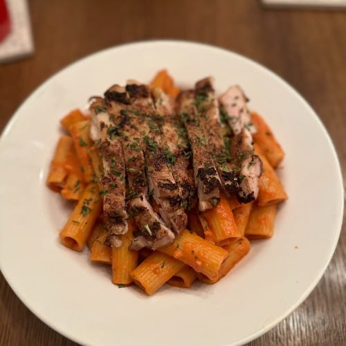 Vodka Rigatoni w/ Chicken.